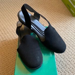 Brand New David Tate Black Sandals